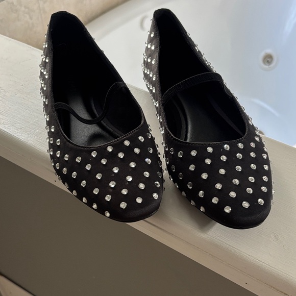 Old Navy Black Studded Flats - Picture 1 of 2